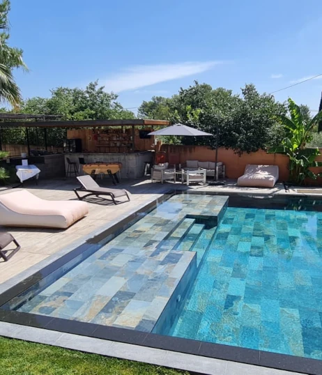 Piscine sur mesure avec terrasse