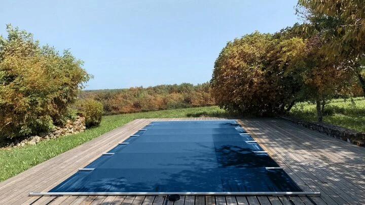 Volet, bâche ou couverture de piscine